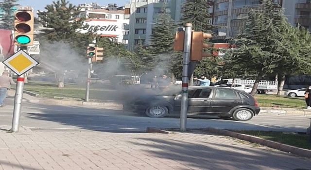 Elazığda araç yangını