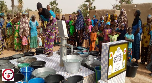 İHH Elazığ İnsani Yardım Derneğinden Mali’ye Su Kuyusu