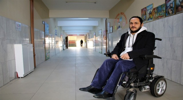 Hem azimli, hem vefalı Mahmut Hocadan büyük fedakarlık