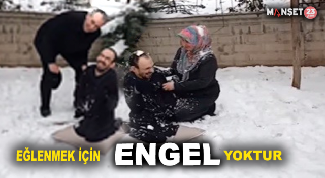 Engelli Genç Ailesi İle Kar Topu Oynadı, O Anlar Yürekleri Isıttı