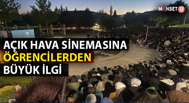 İlk Defa Gerçekleşen Açık Hava Sinemasına Öğrenciler Akın Etti
