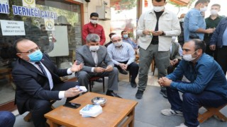 Elazığ Valisi, iş talebinde bulunan genç adama sigarayı bıraktırdı