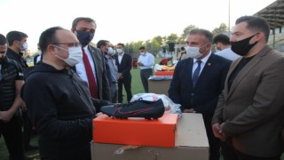 Elazığda 104 spor kulübüne malzeme yardımı yapıldı