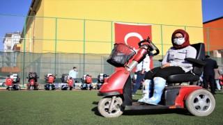 Elazığda Engelleri kaldırıyoruz projesi ile 80 adet akülü araç verildi