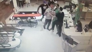 İzmirde doktora darp anları güvenlik kamerasında