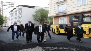 Vali, Belediye Başkan vekili Öksüz, asfalt çalışmalarını yerinde gördü