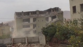 Deprem bölgesi Elazığda binalar böyle yıkıldı