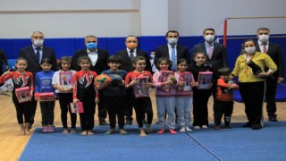 Elazığ protokolü biten ve yapımı süren spor tesislerini inceledi