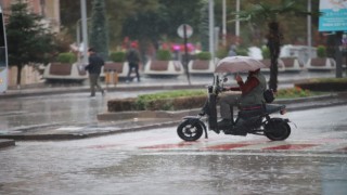 Elazığda sağanak yağış etkili oluyor