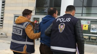 Uyuşturucu tacirine şok baskın, hepsi odunluktan çıktı