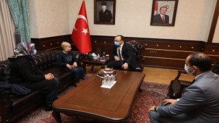 Cumhurbaşkanı Erdoğanın tedavisini üstlendiği Tahaya doğum günü