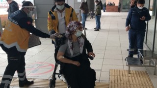 Kocasının bıçakladığı 1 çocuk annesi, polis merkezine sığındı