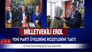 CHP’ye Katılan Yeni Üyelere Rozetleri Takıldı