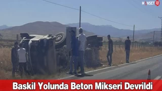 Baskil Yolunda Beton Mikseri Devrildi